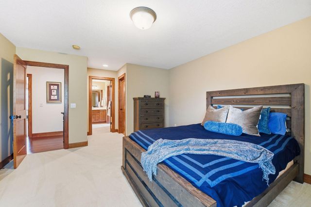 10053 Trails End Road, Chanhassen, MN 55317