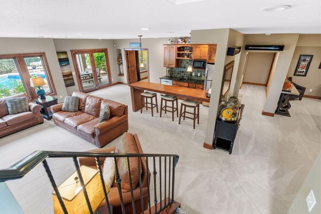 10053 Trails End Road, Chanhassen, MN 55317