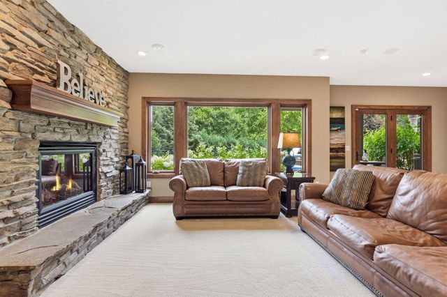 10053 Trails End Road, Chanhassen, MN 55317