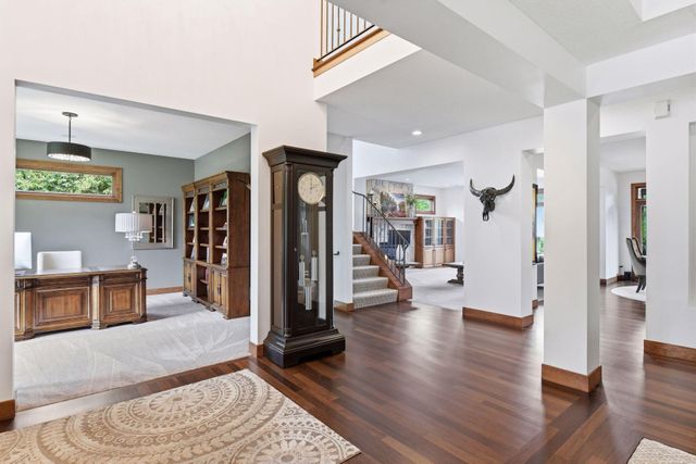 10053 Trails End Road, Chanhassen, MN 55317