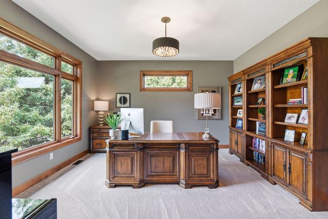 10053 Trails End Road, Chanhassen, MN 55317