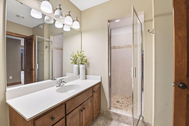 10053 Trails End Road, Chanhassen, MN 55317