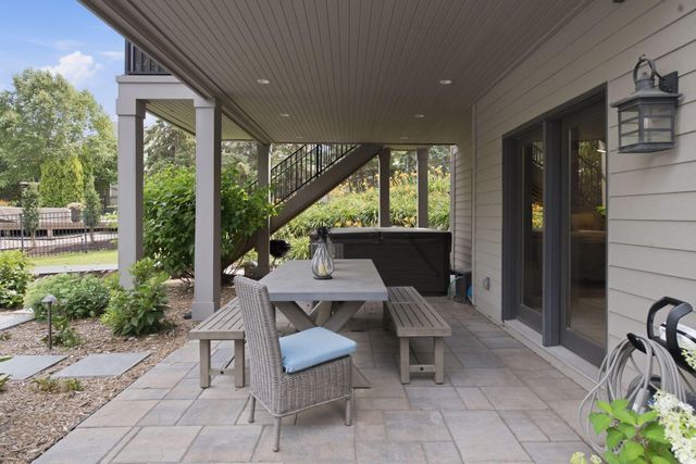 10053 Trails End Road, Chanhassen, MN 55317