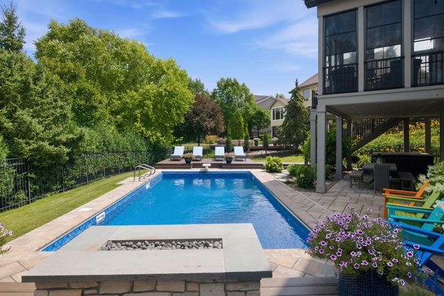 10053 Trails End Road, Chanhassen, MN 55317