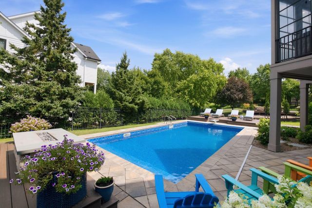 10053 Trails End Road, Chanhassen, MN 55317