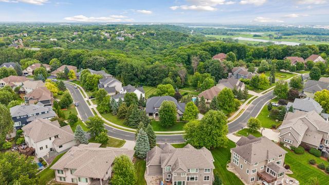 10053 Trails End Road, Chanhassen, MN 55317