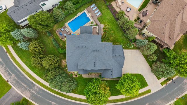 10053 Trails End Road, Chanhassen, MN 55317
