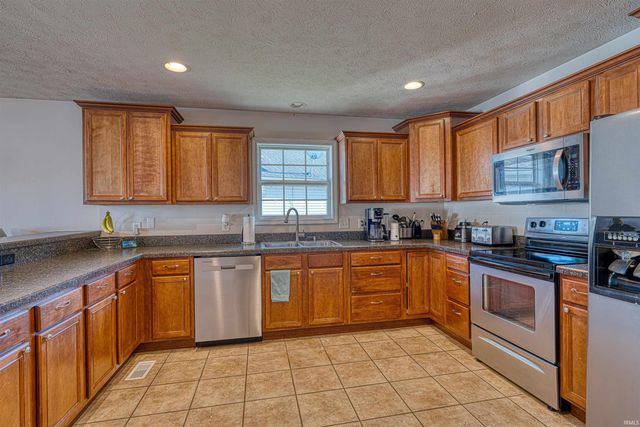 2511 Ellington Ridge Court, Evansville, IN 47711