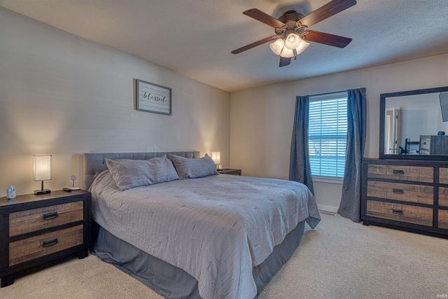 2511 Ellington Ridge Court, Evansville, IN 47711