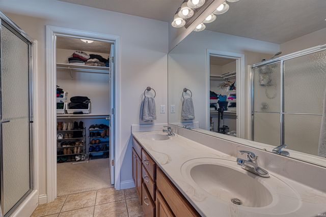 2511 Ellington Ridge Court, Evansville, IN 47711