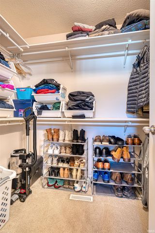 2511 Ellington Ridge Court, Evansville, IN 47711