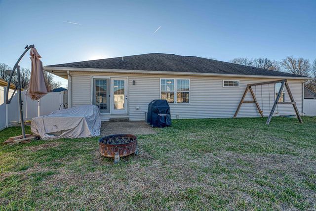 2511 Ellington Ridge Court, Evansville, IN 47711