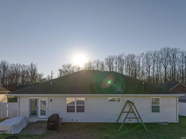 2511 Ellington Ridge Court, Evansville, IN 47711