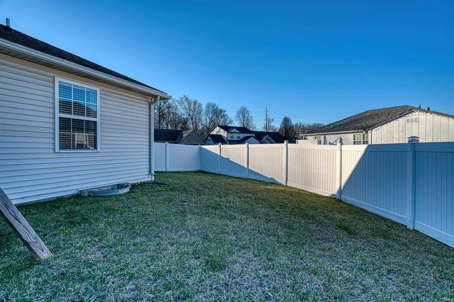 2511 Ellington Ridge Court, Evansville, IN 47711