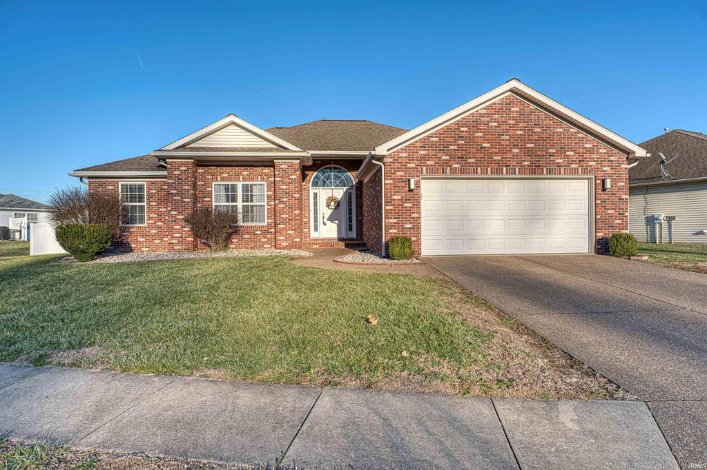 2511 Ellington Ridge Court, Evansville, IN 47711