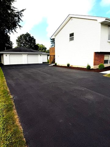 3406 Regan Road, Joliet, IL 60431