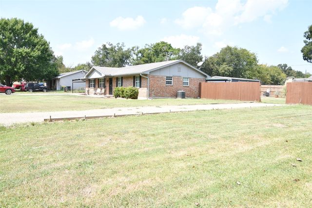 6207 Creek Crossing Road, Alvarado, TX 76009