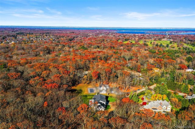 541 Split Rock Road, Syosset, NY 11791