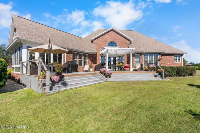 2259 Compass Pointe South Wynd NE, Leland, NC 28451