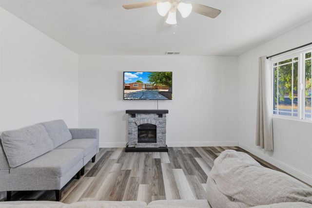 7140 Jones Rd, Winton, CA 95388