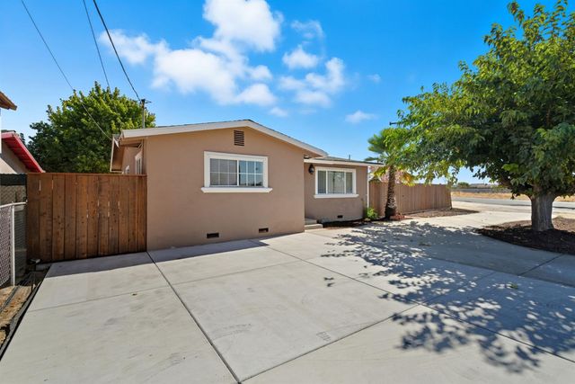 7140 Jones Rd, Winton, CA 95388