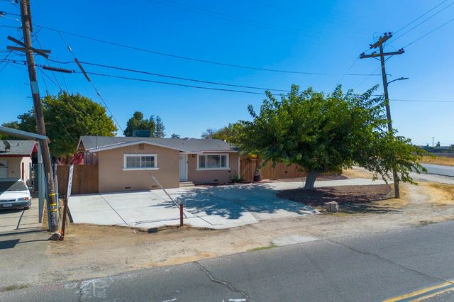 7140 Jones Rd, Winton, CA 95388