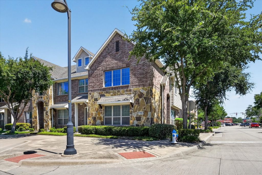 233 Brick Row Drive, Richardson, TX 75081
