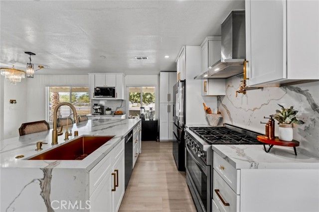 8263 3rd, Hesperia, CA 92345