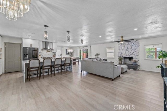 8263 3rd, Hesperia, CA 92345