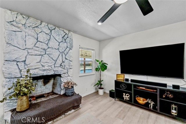 8263 3rd, Hesperia, CA 92345