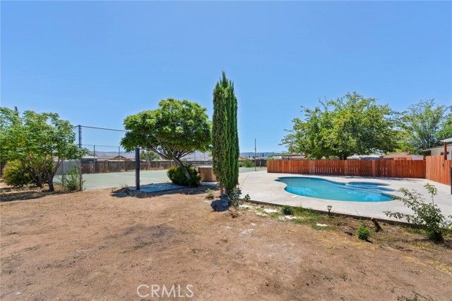 8263 3rd, Hesperia, CA 92345