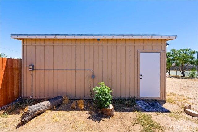 8263 3rd, Hesperia, CA 92345