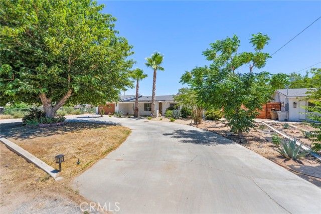 8263 3rd, Hesperia, CA 92345