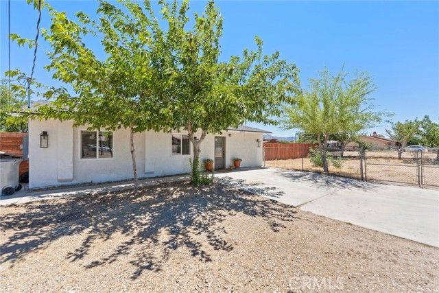 8263 3rd, Hesperia, CA 92345