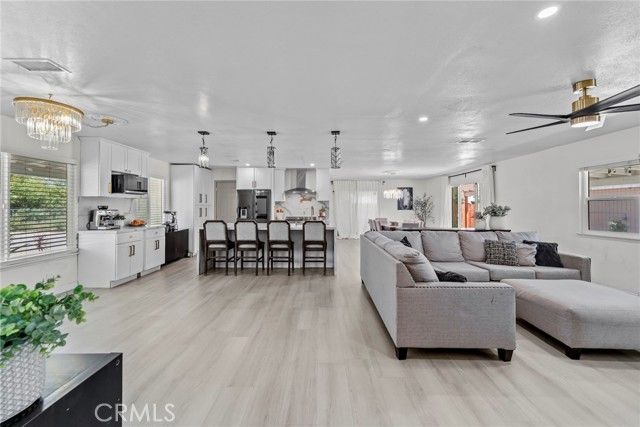 8263 3rd, Hesperia, CA 92345