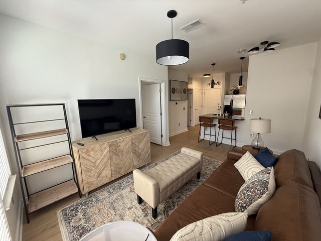 3000 Vanderbilt Pl Apt 322, Nashville, TN 37212