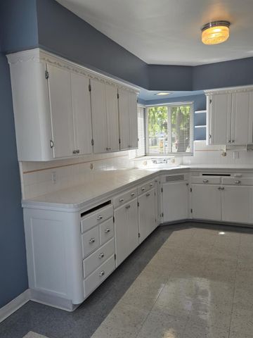 1406 N Thorne Avenue, Fresno, CA 93728