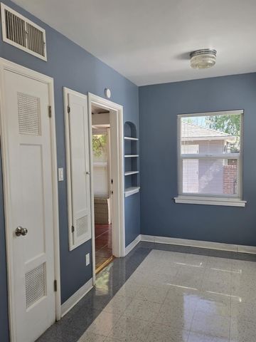 1406 N Thorne Avenue, Fresno, CA 93728