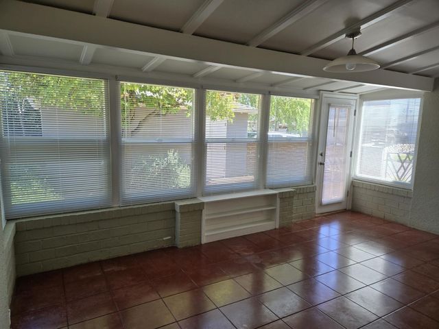 1406 N Thorne Avenue, Fresno, CA 93728