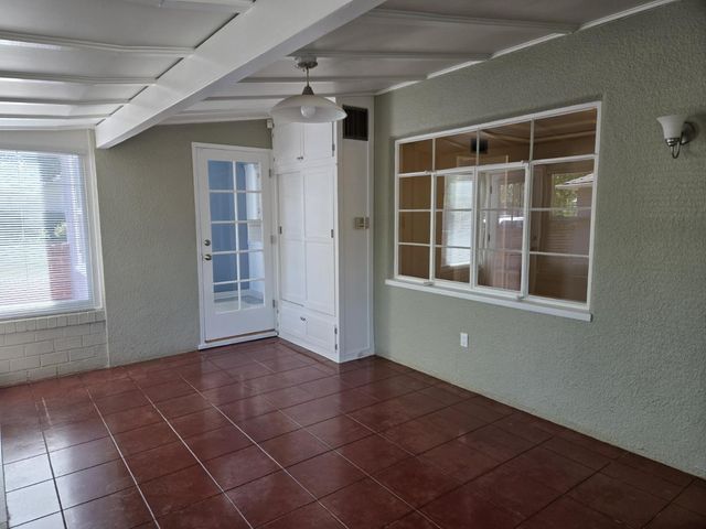 1406 N Thorne Avenue, Fresno, CA 93728