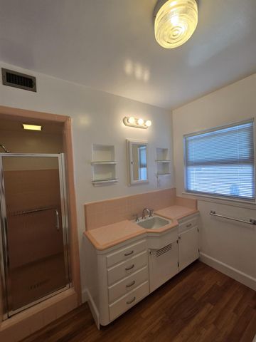 1406 N Thorne Avenue, Fresno, CA 93728