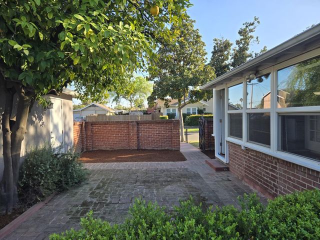 1406 N Thorne Avenue, Fresno, CA 93728