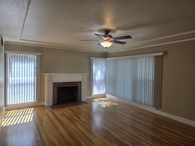 1406 N Thorne Avenue, Fresno, CA 93728