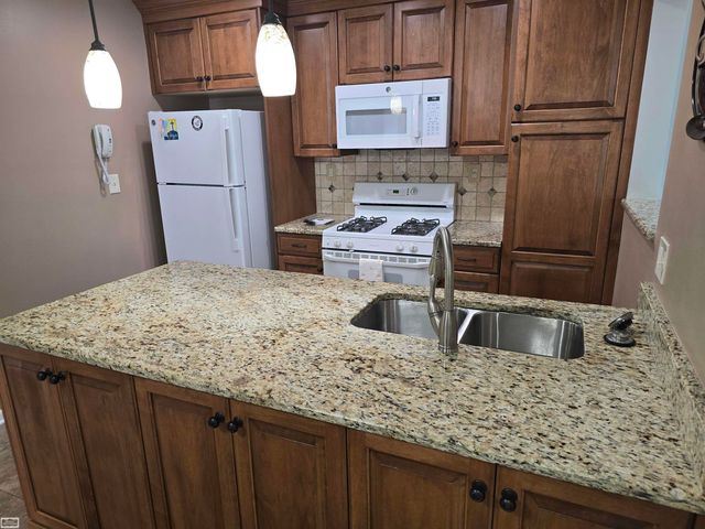 27074 Shackett, Warren, MI 48093