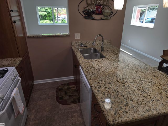 27074 Shackett, Warren, MI 48093