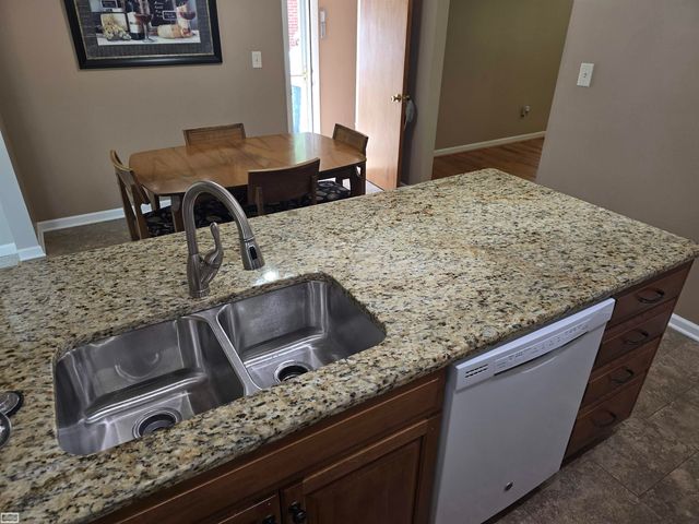 27074 Shackett, Warren, MI 48093
