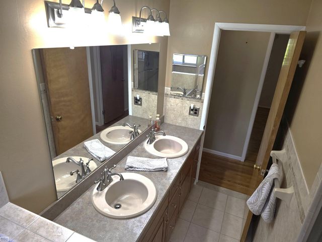 27074 Shackett, Warren, MI 48093