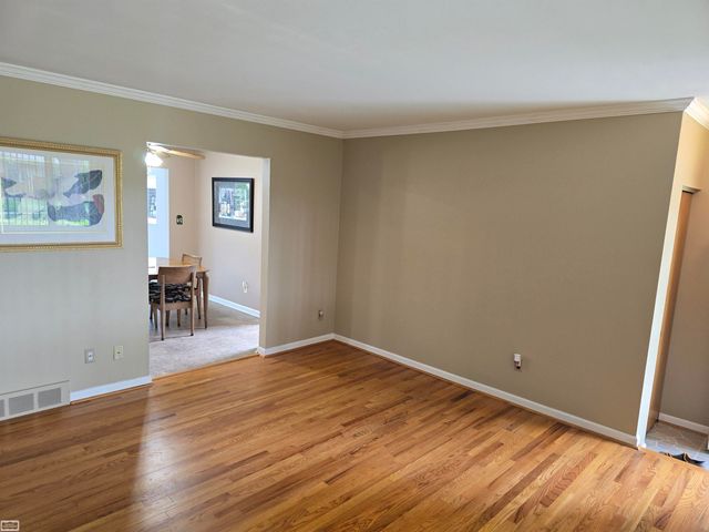 27074 Shackett, Warren, MI 48093