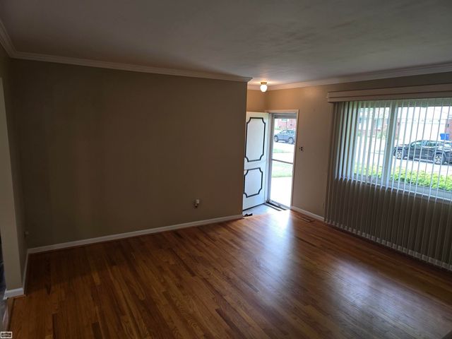 27074 Shackett, Warren, MI 48093