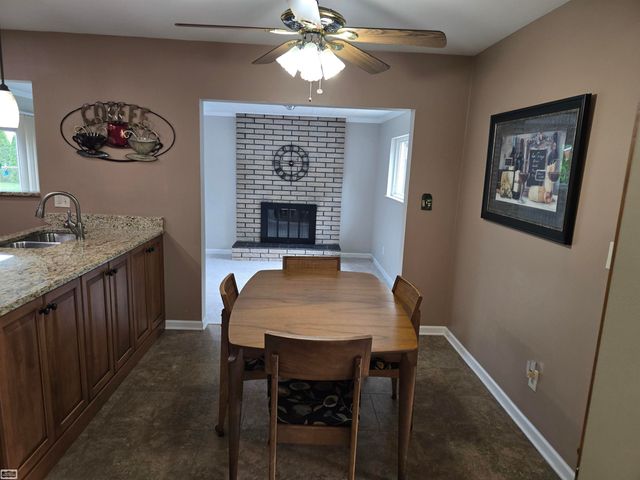 27074 Shackett, Warren, MI 48093